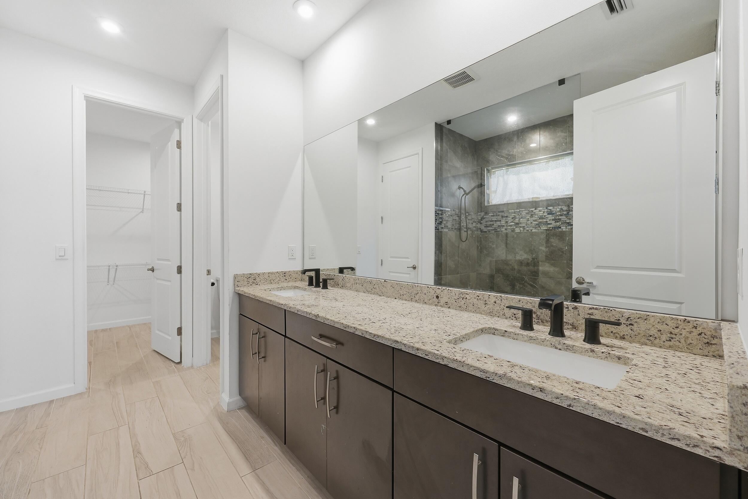 EMERY II - Residential