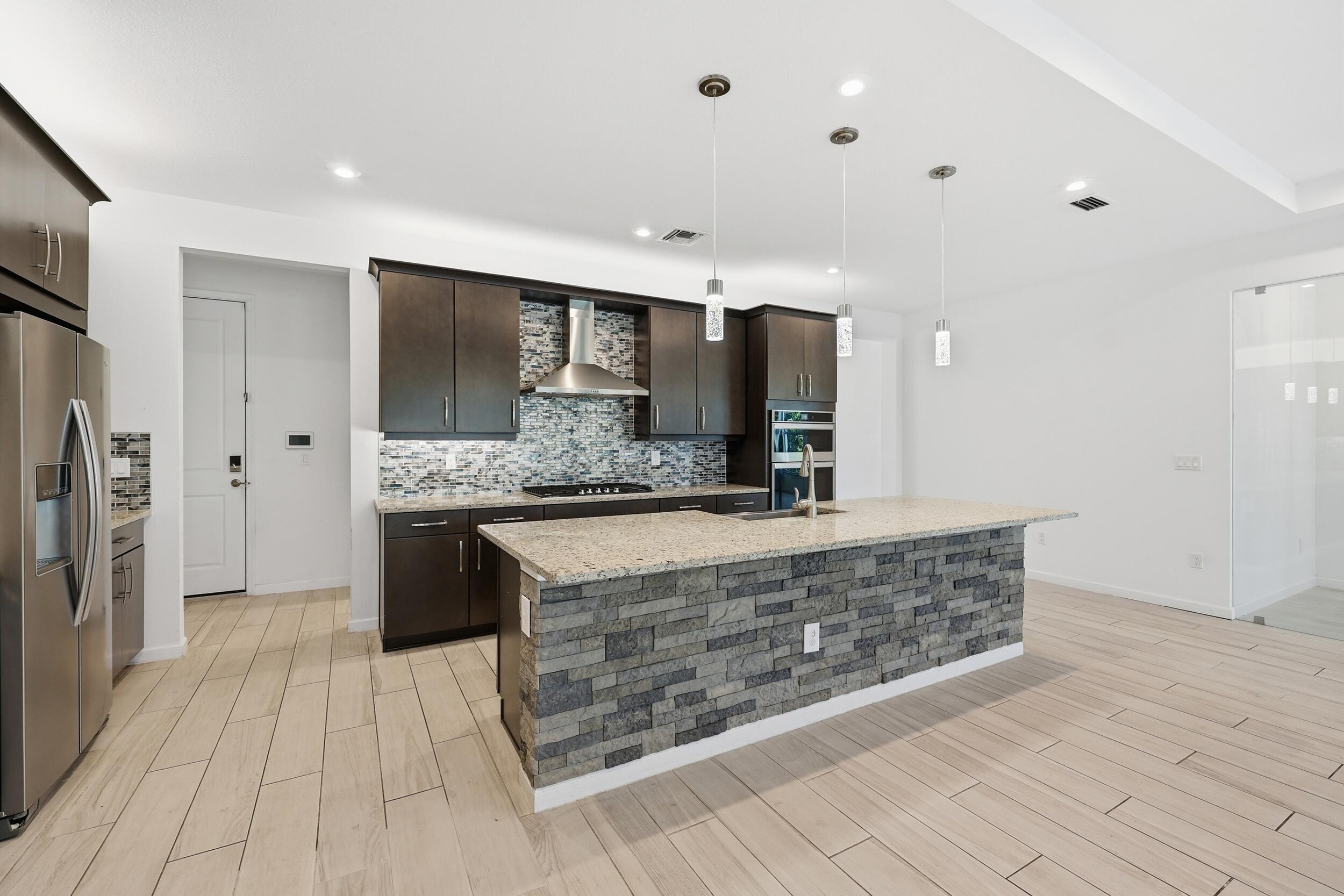 EMERY II - Residential