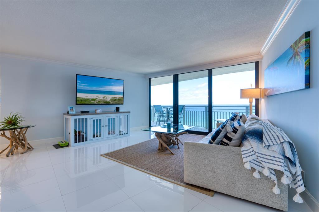 TIARA CONDO - Residential