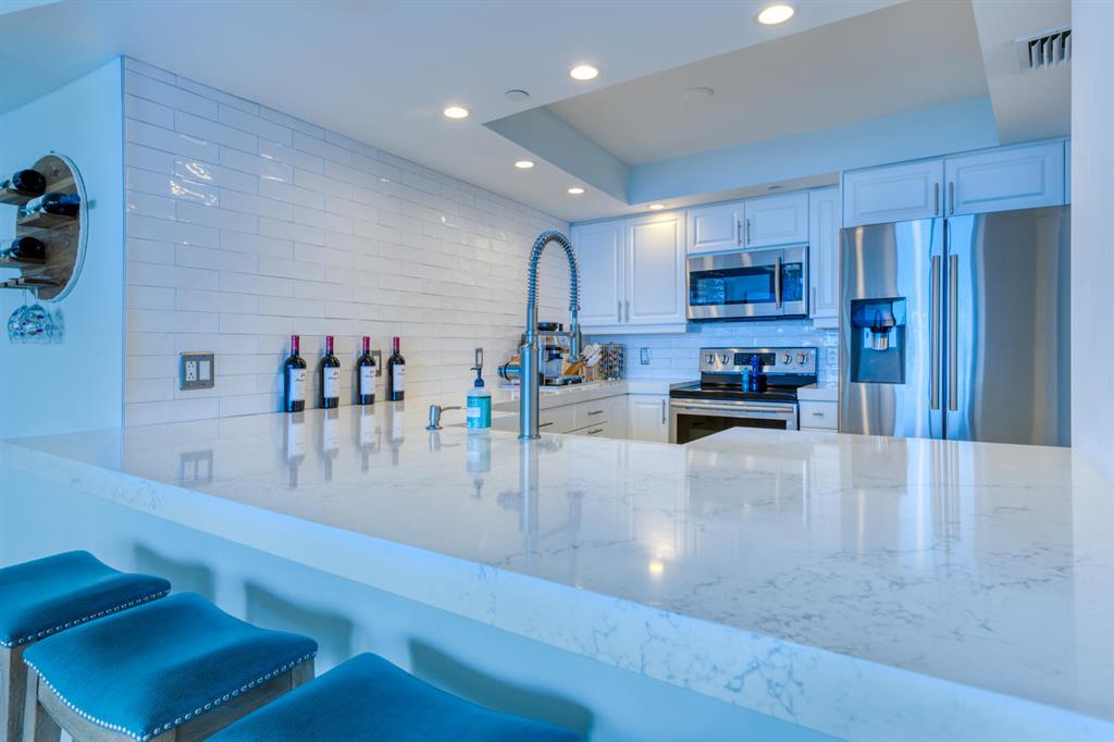 TIARA CONDO - Residential