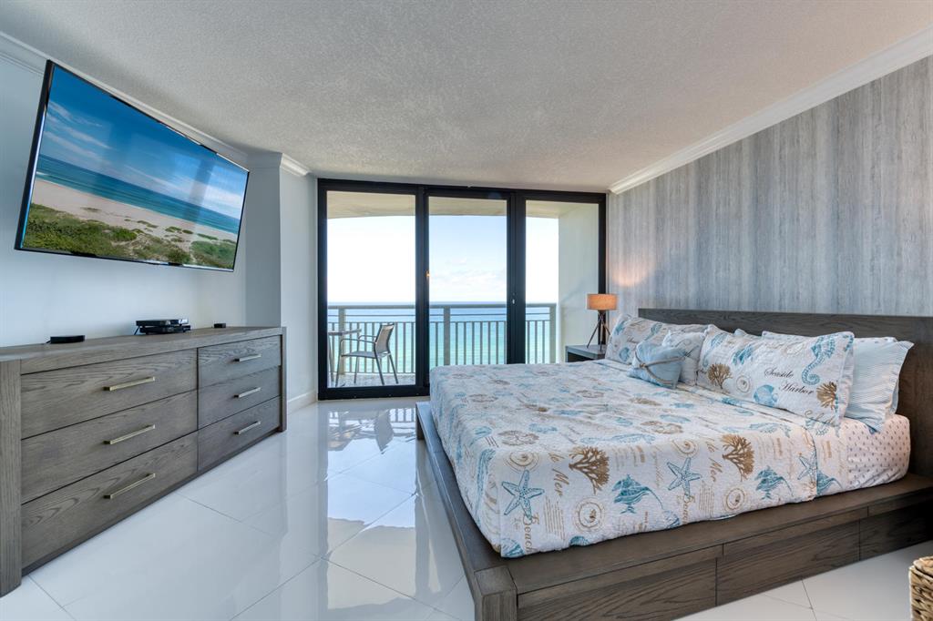 TIARA CONDO - Residential