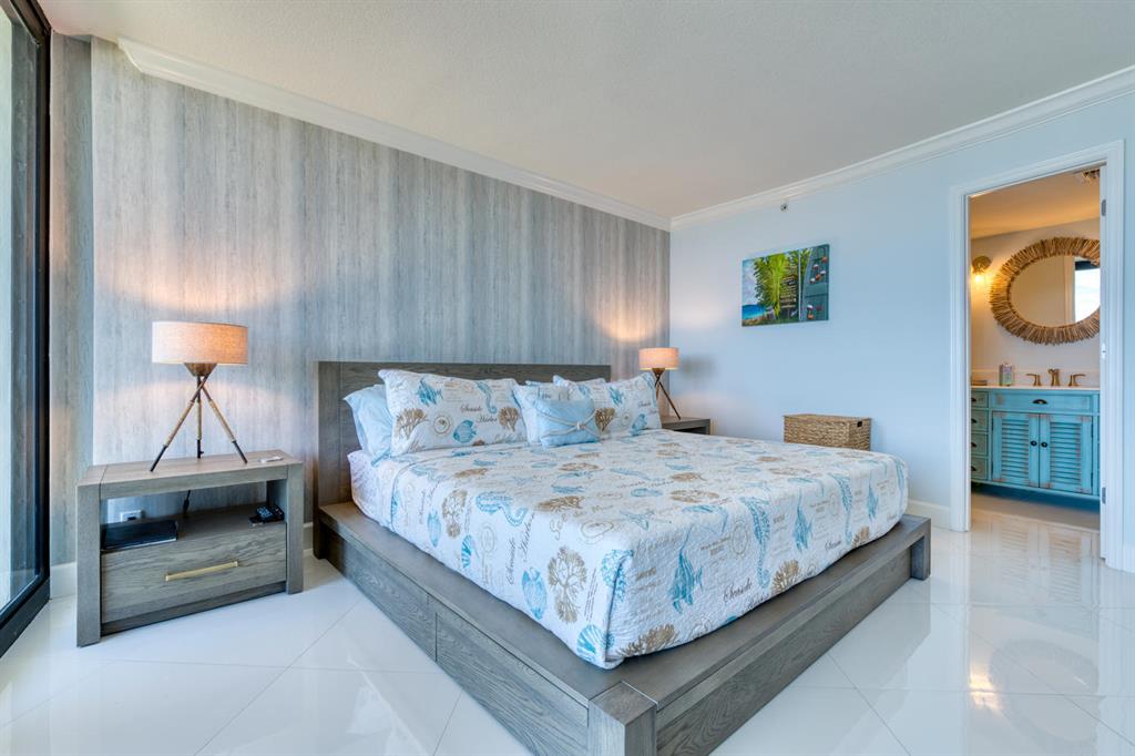 TIARA CONDO - Residential