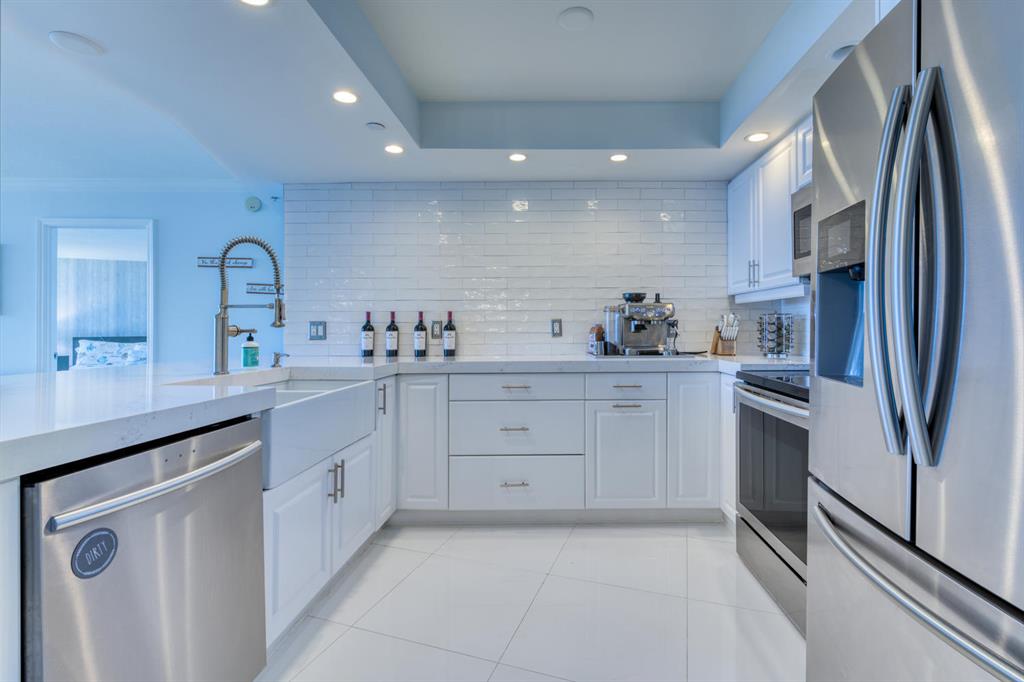 TIARA CONDO - Residential