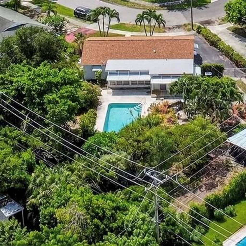 Photo of 1337 W Broward Street, Lantana, FL 33462 (MLS # R11110849)