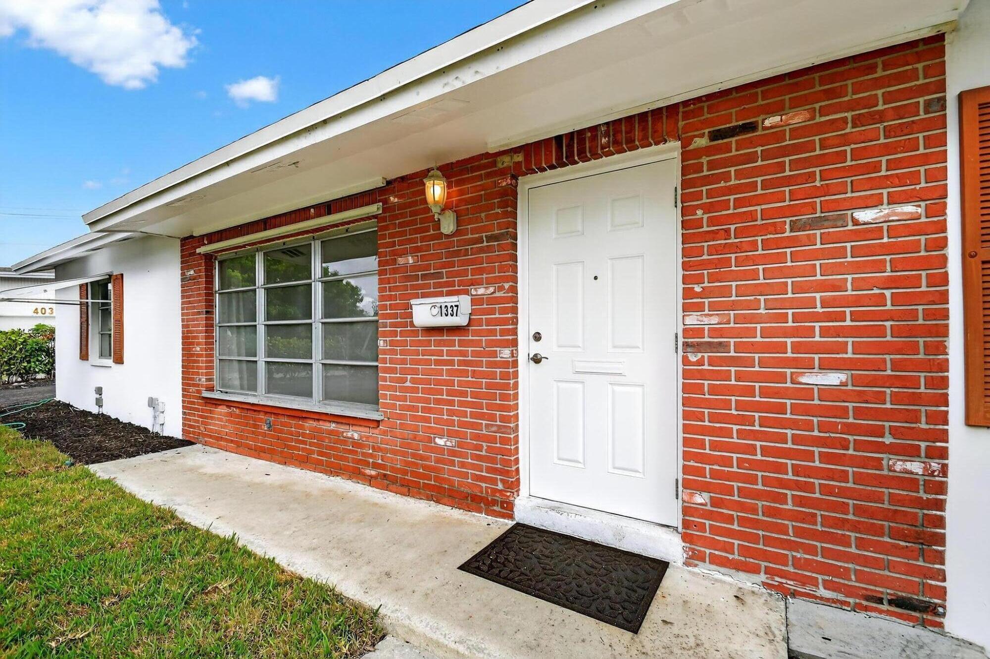 1337 W Broward Street