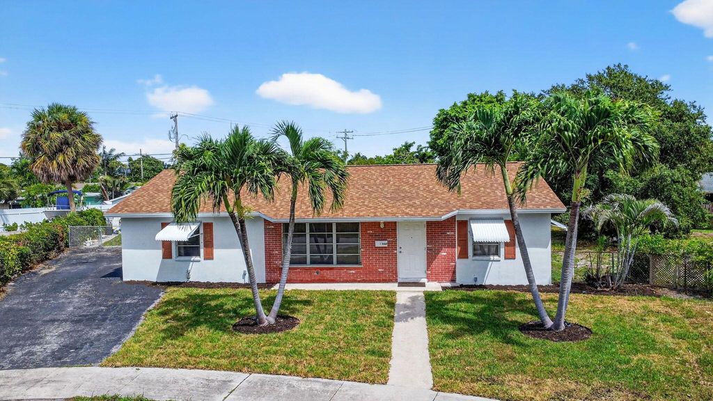 Photo of 1337 W Broward Street, Lantana, FL 33462 (MLS # R11110849)