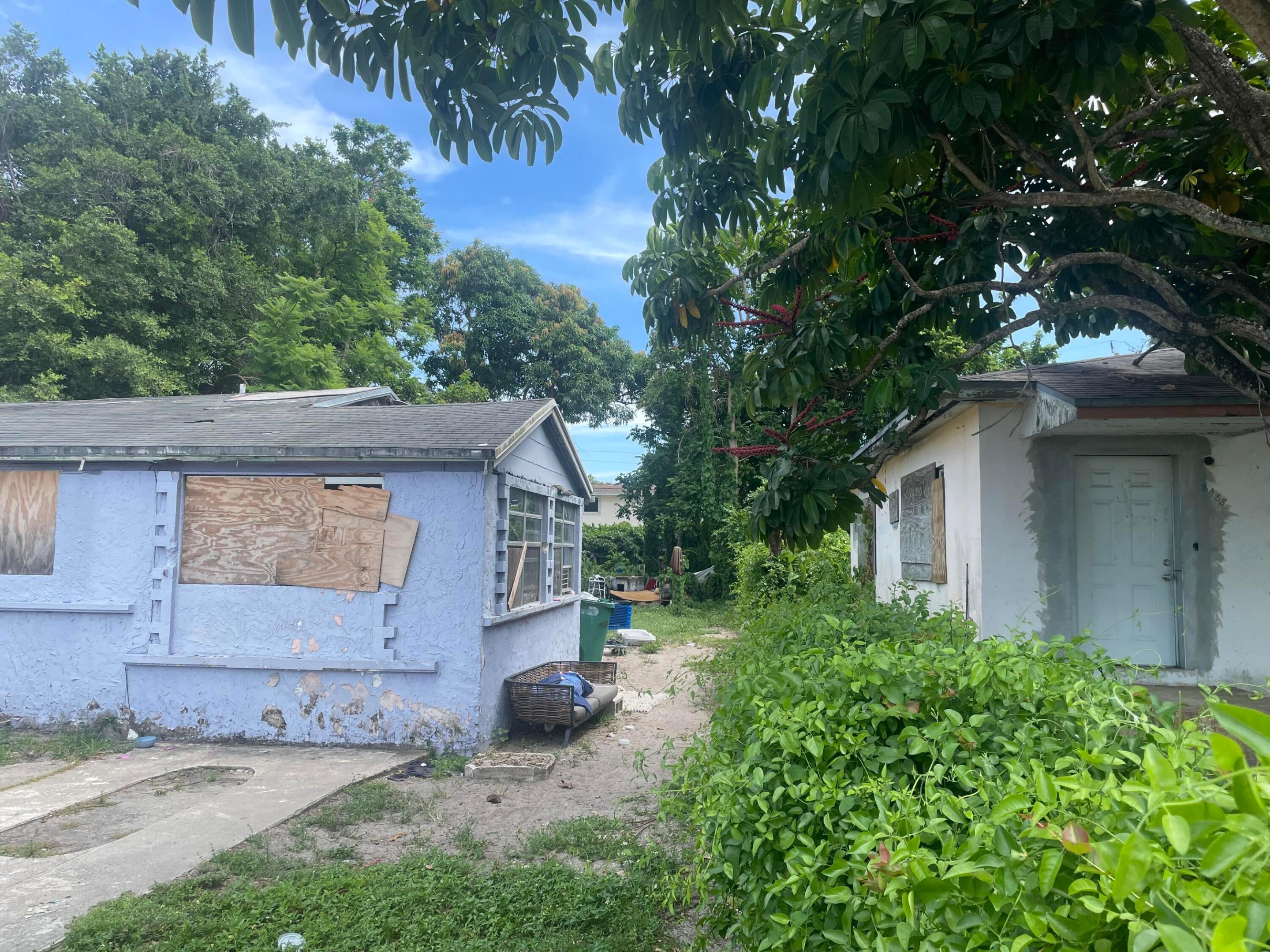 2470 NW 87TH Street