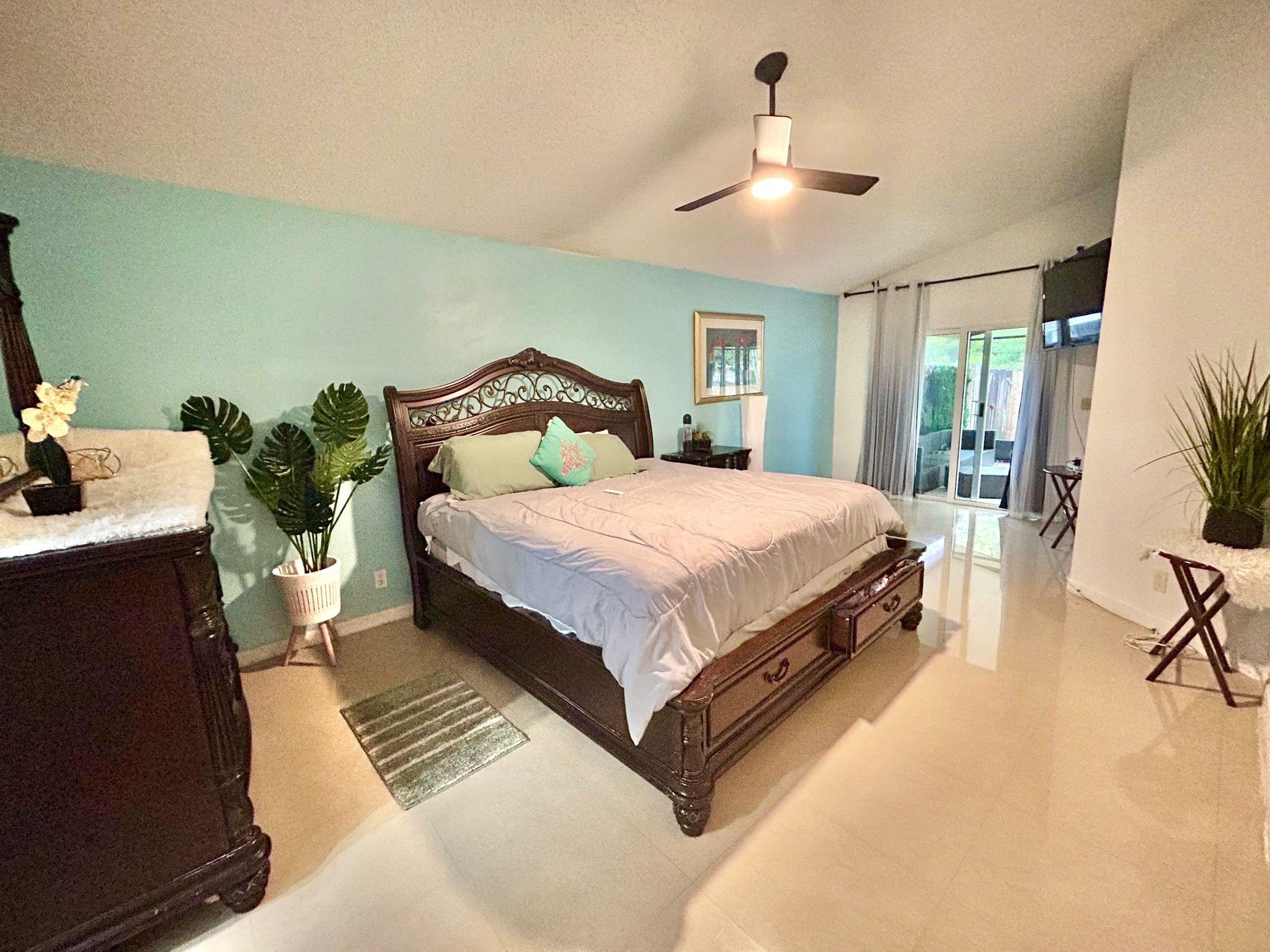 PARKER-UBER CENTER AT TAM - Residential Lease