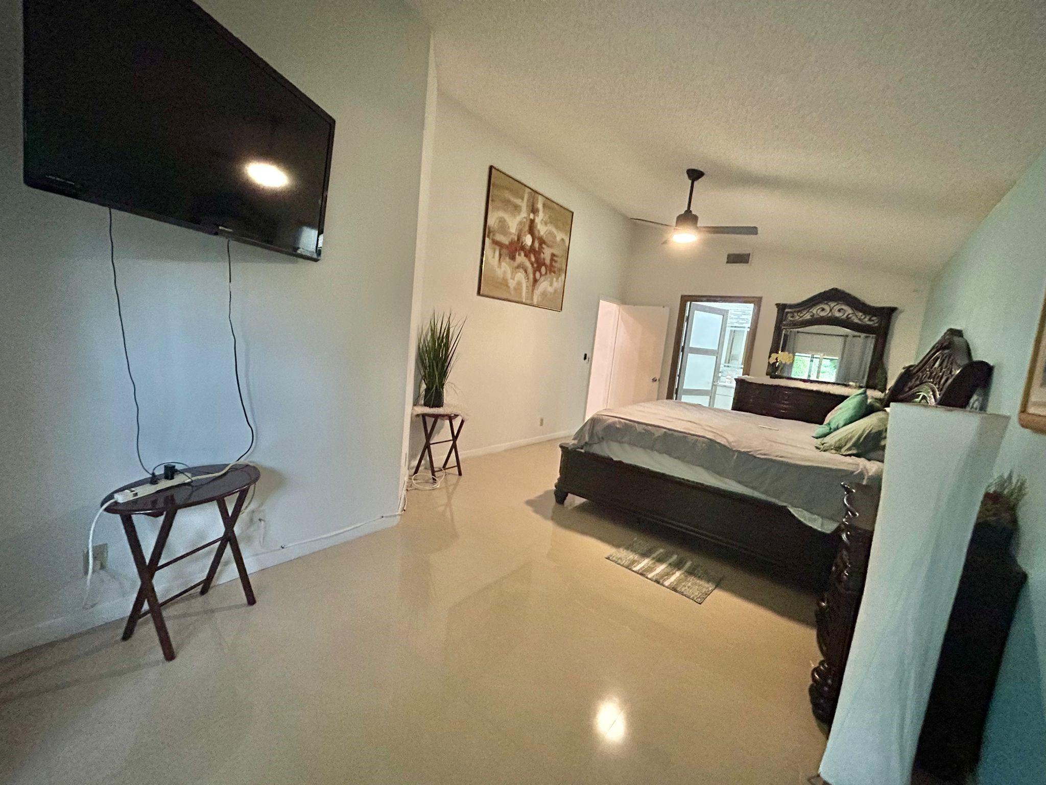 PARKER-UBER CENTER AT TAM - Residential Lease