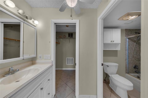 Tiny photo for 7 Royal Palm Way, Boca Raton, FL 33432 (MLS # B26023262)