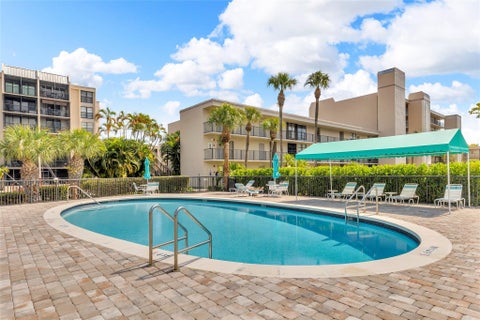 Tiny photo for 7 Royal Palm Way, Boca Raton, FL 33432 (MLS # B26023262)
