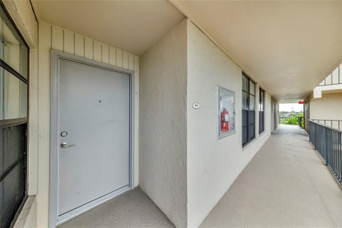 Tiny photo for 7 Royal Palm Way, Boca Raton, FL 33432 (MLS # B26023262)