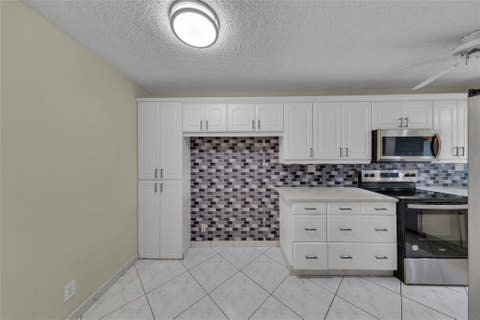 Tiny photo for 7 Royal Palm Way, Boca Raton, FL 33432 (MLS # B26023262)