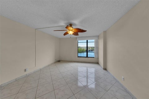 Tiny photo for 7 Royal Palm Way, Boca Raton, FL 33432 (MLS # B26023262)