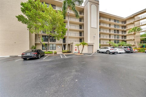Tiny photo for 7 Royal Palm Way, Boca Raton, FL 33432 (MLS # B26023262)