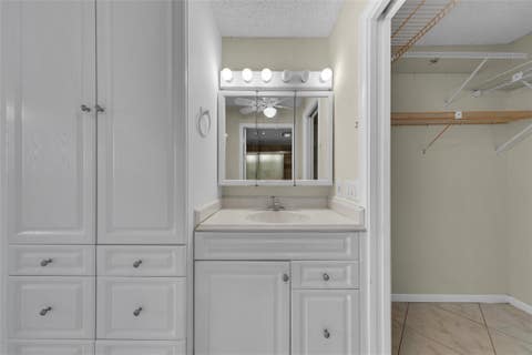 Tiny photo for 7 Royal Palm Way, Boca Raton, FL 33432 (MLS # B26023262)