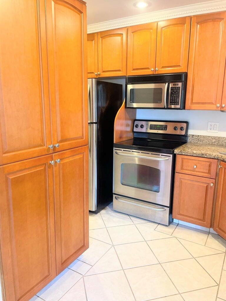 811 Sky Pine Way C-3