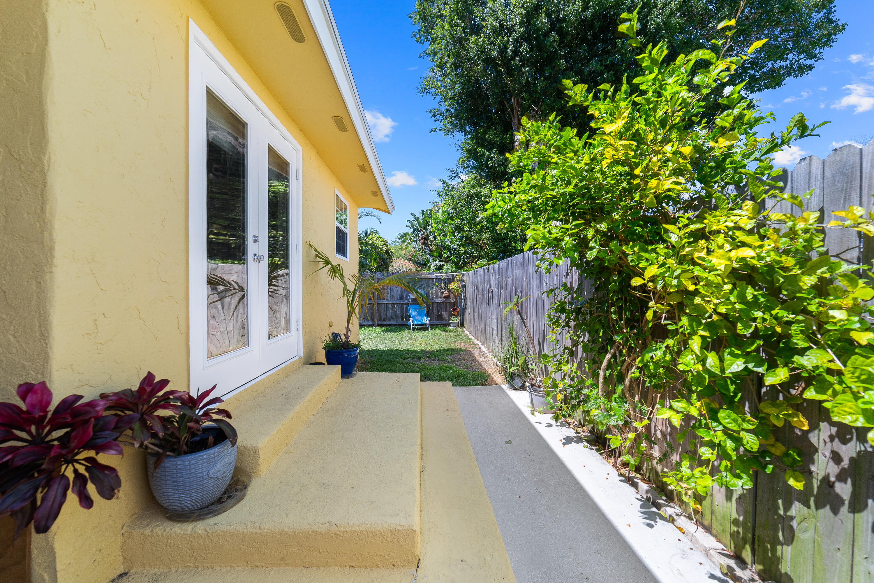 Acreage & Unrec (Juno Beach) - Residential