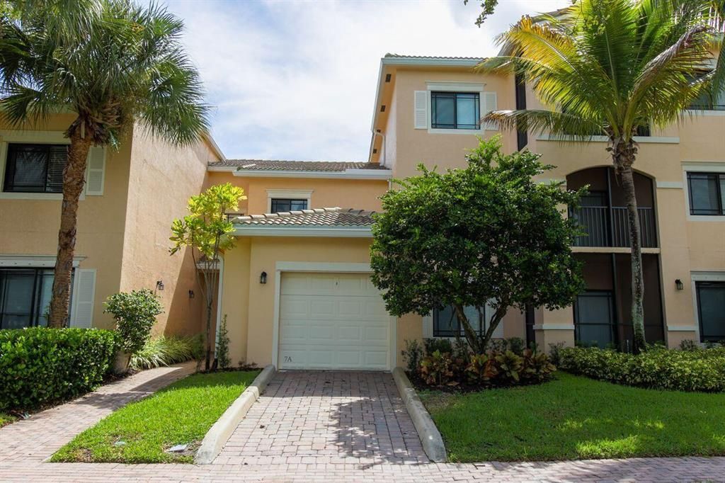 Photo of 2807 Veronia Drive Dr #103, Palm Beach Gardens, FL 33410 (MLS # R10826575)