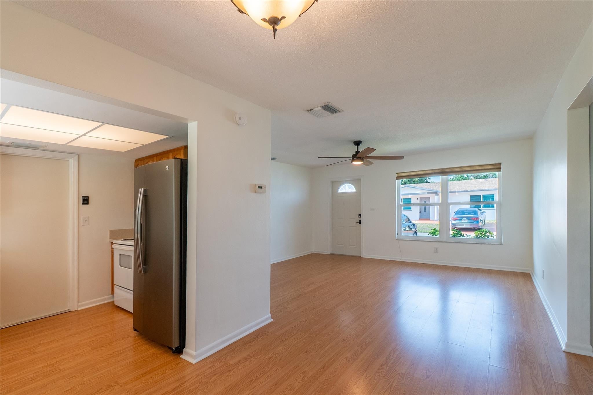 4714 NW 44th Street, Tamarac, FL, 33319/$269,900 4 4714 NW 44th Street