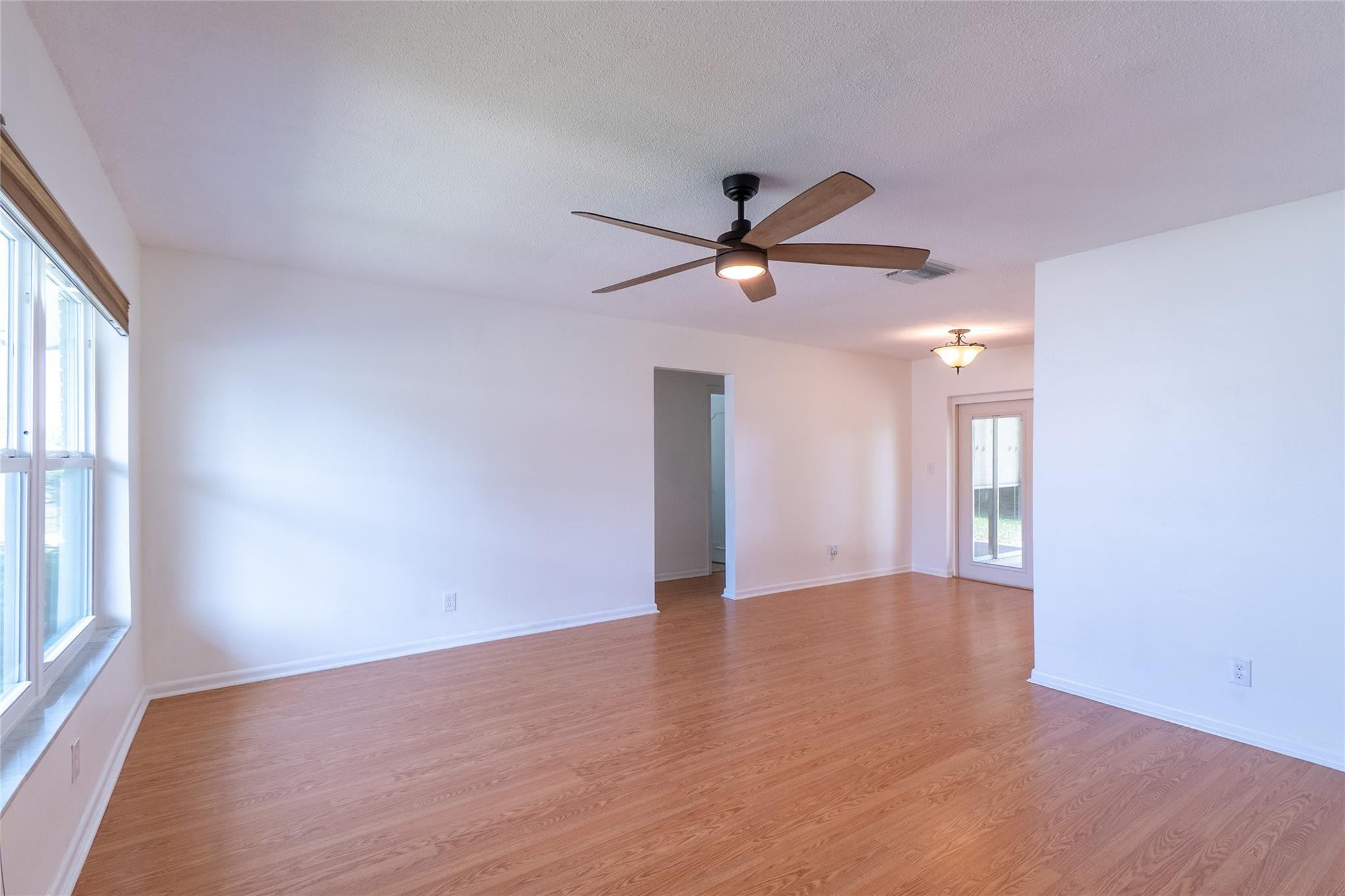 4714 NW 44th Street, Tamarac, FL, 33319/$269,900 1 4714 NW 44th Street