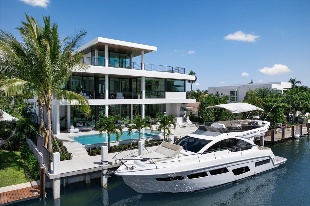 Photo of 1500 SE 14th Street, Fort Lauderdale, FL 33316 (MLS # F10525596)