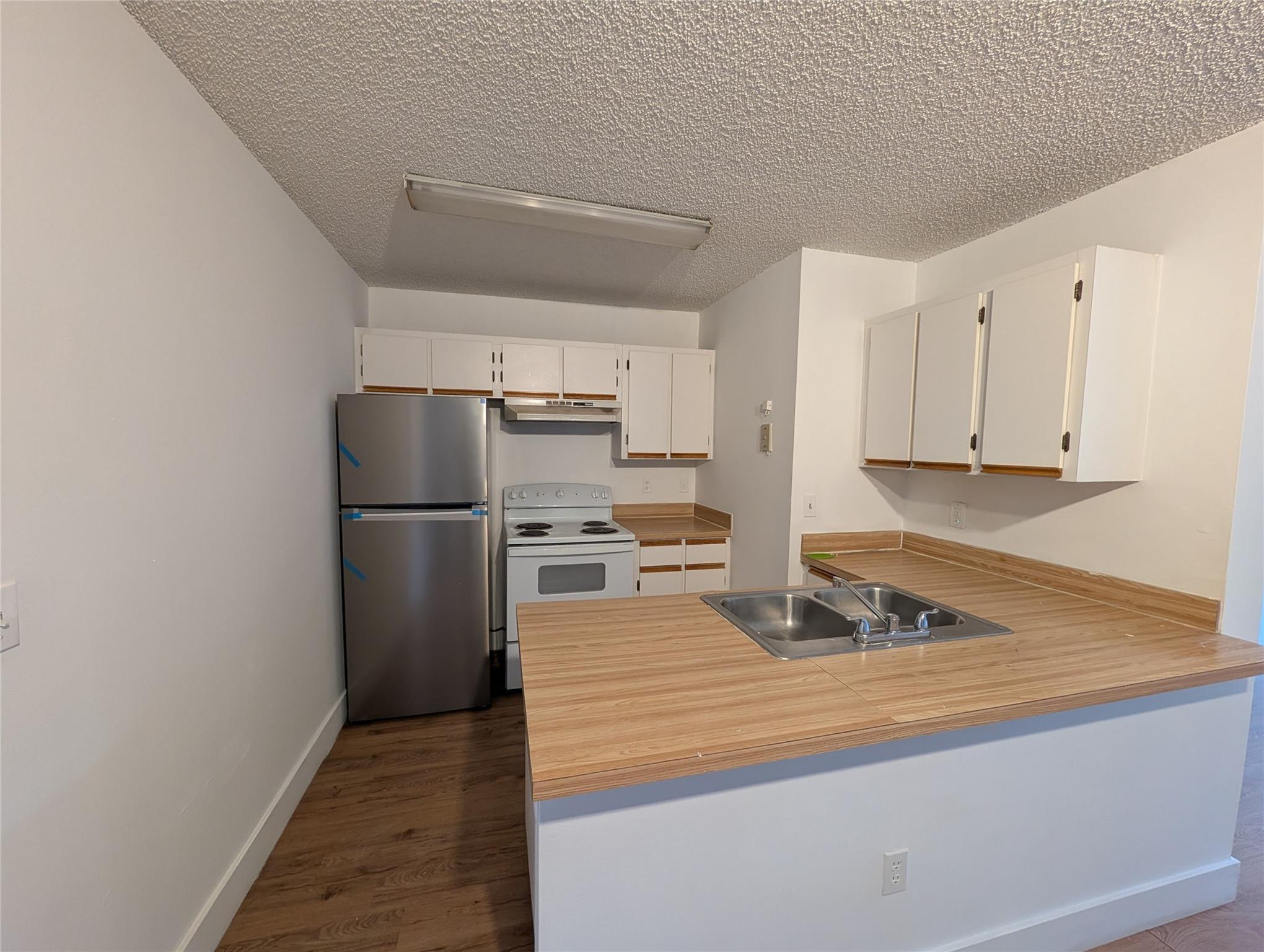 La Hacienda Country Club/ - Residential Lease