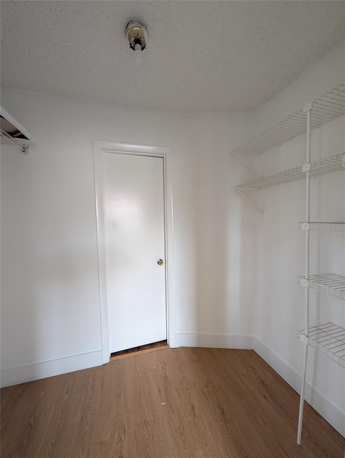 La Hacienda Country Club/ - Residential Lease