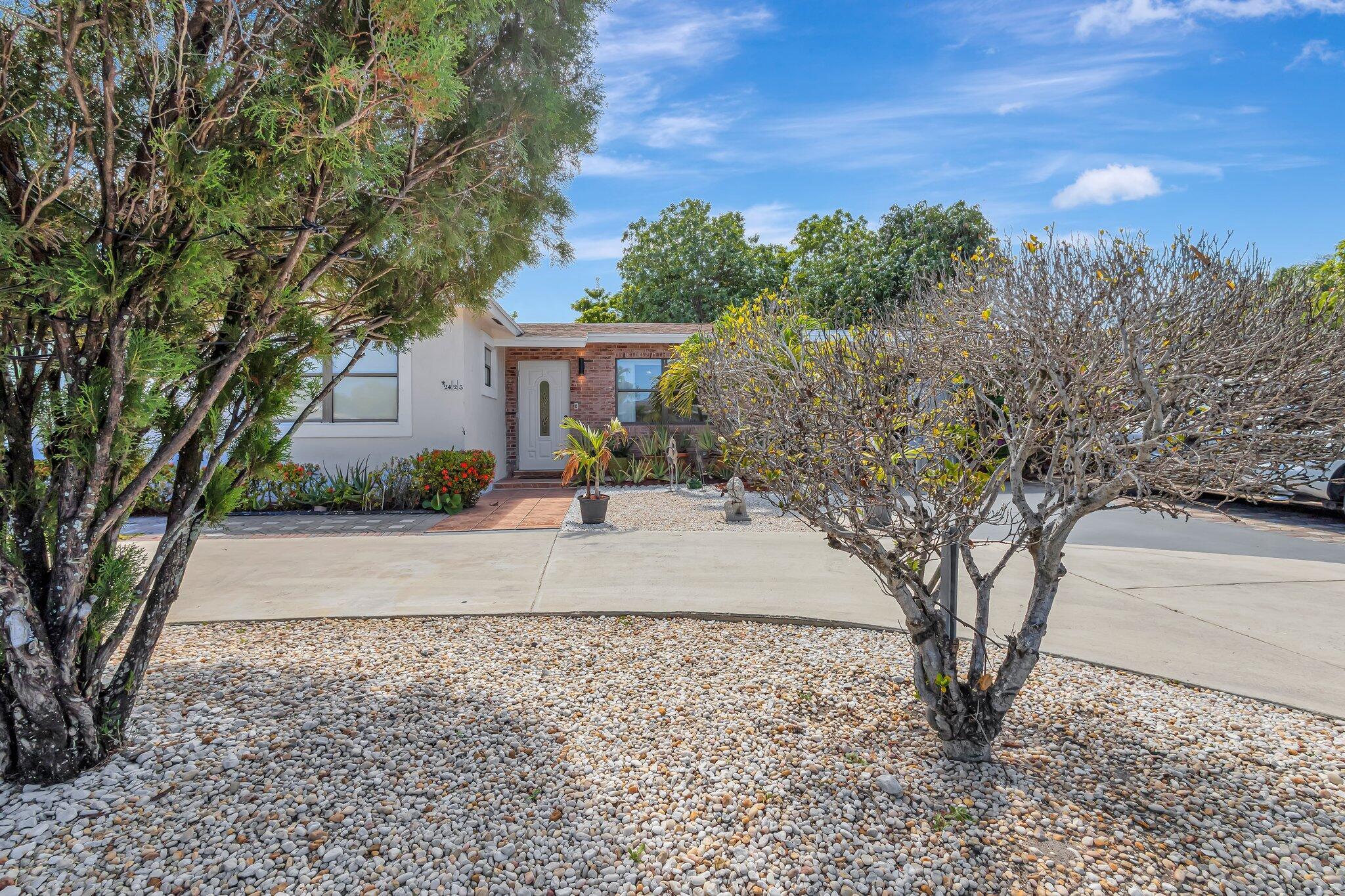 2425 S Florida Mango Road
