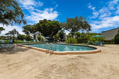 Tiny photo for 3015 Oaktree Lane #Unit 277, Hollywood, FL 33021 (MLS # B26048123)
