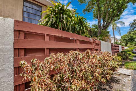 Tiny photo for 3015 Oaktree Lane #Unit 277, Hollywood, FL 33021 (MLS # B26048123)