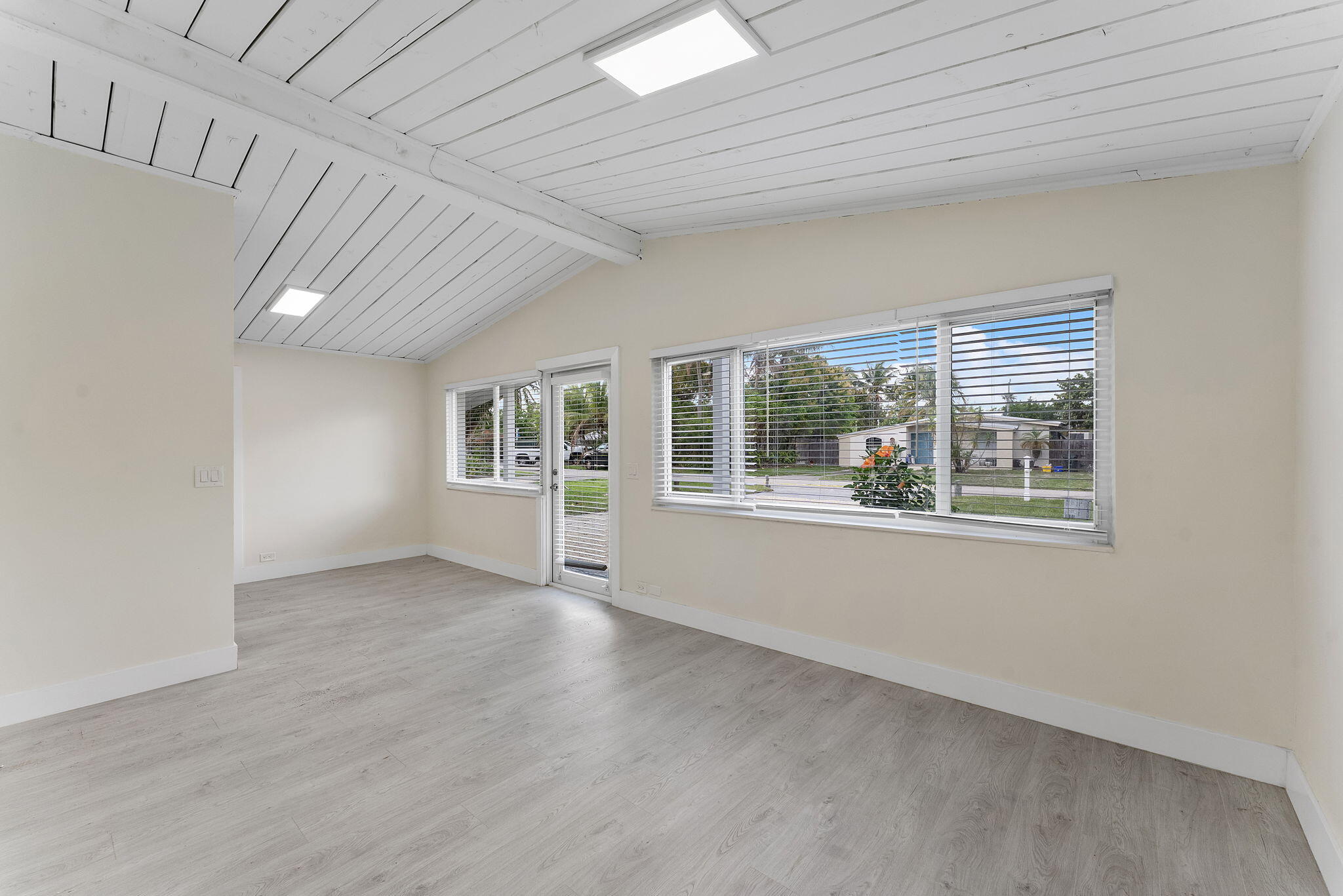 DELRAY MNR - Residential Lease