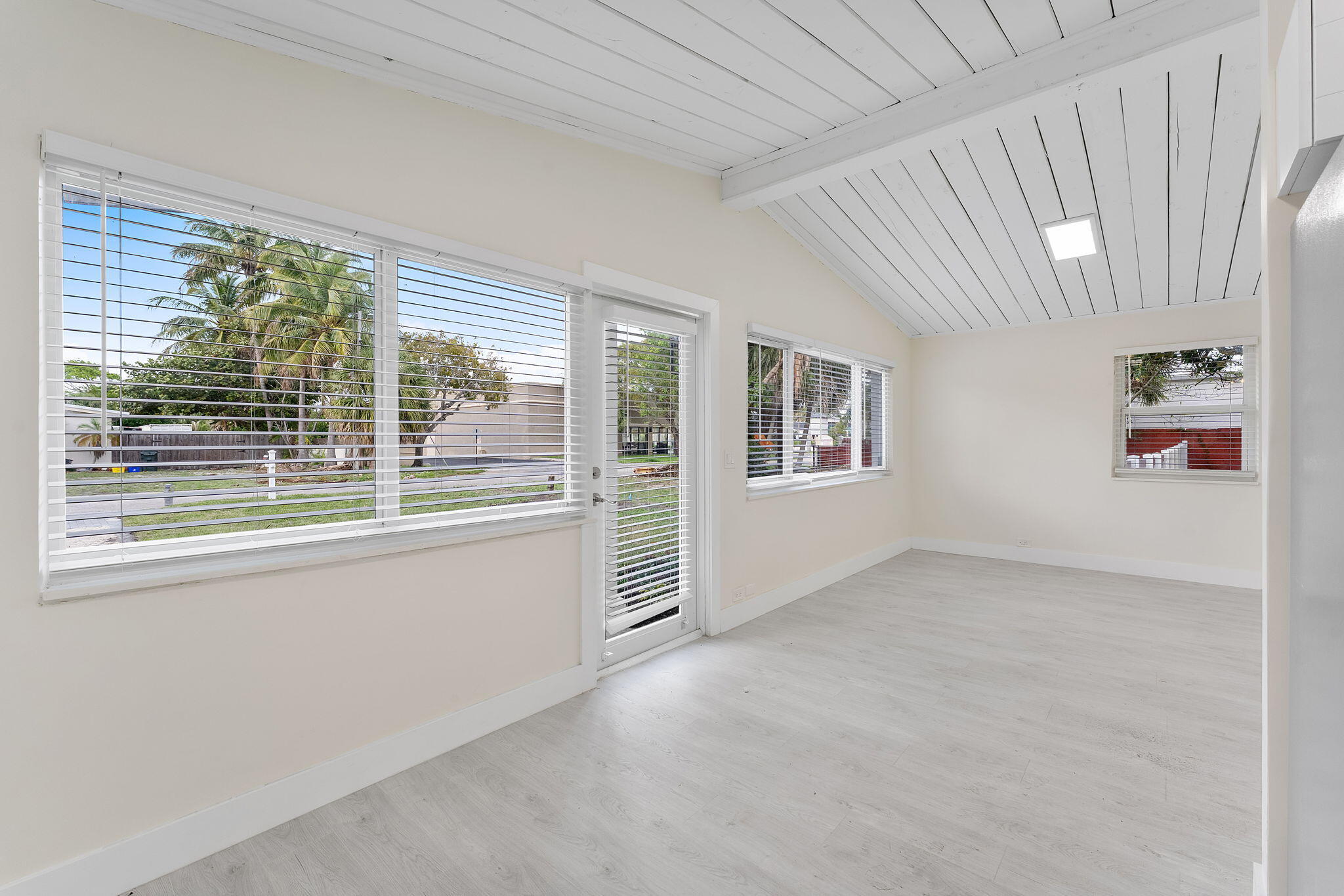 DELRAY MNR - Residential Lease