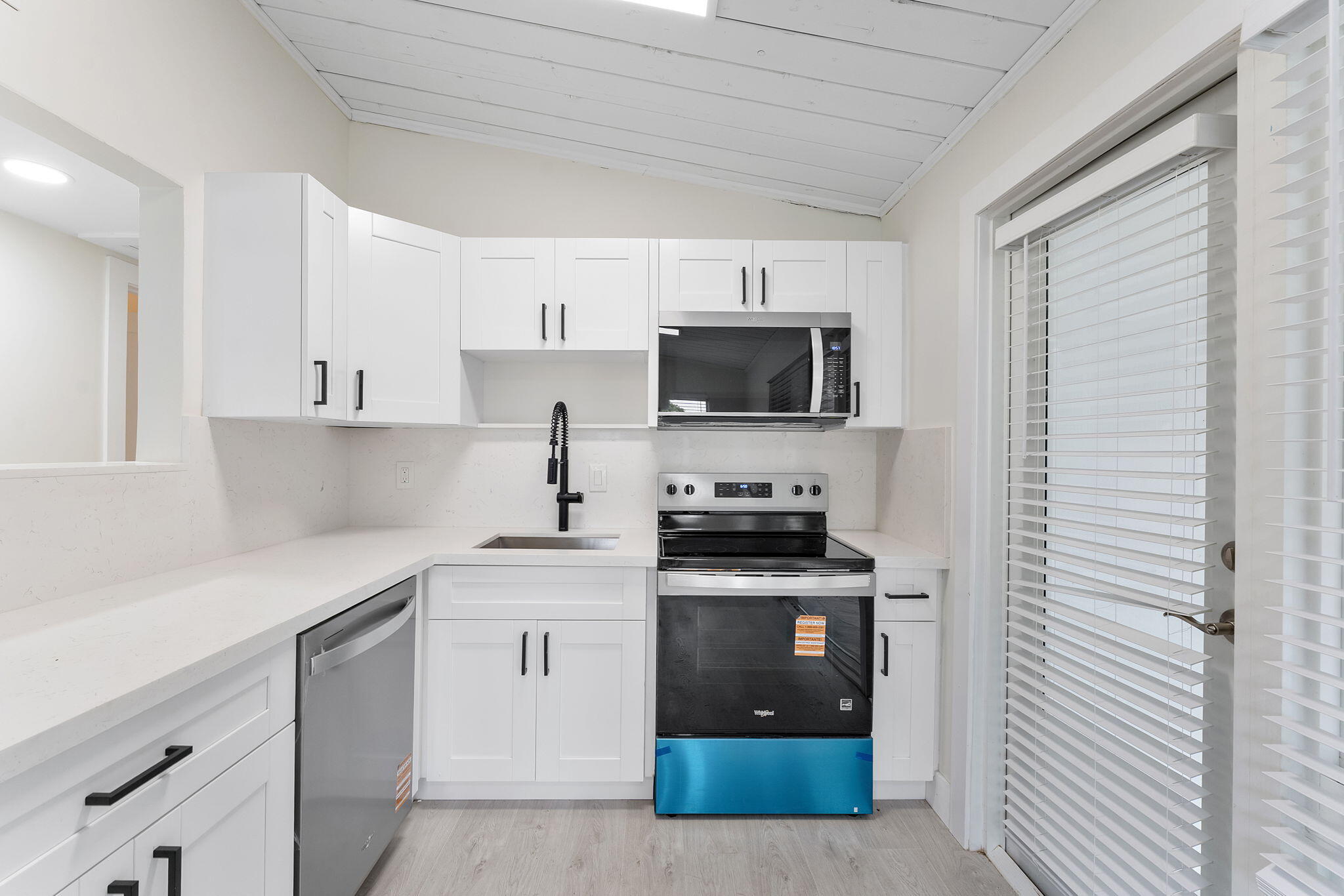 DELRAY MNR - Residential Lease