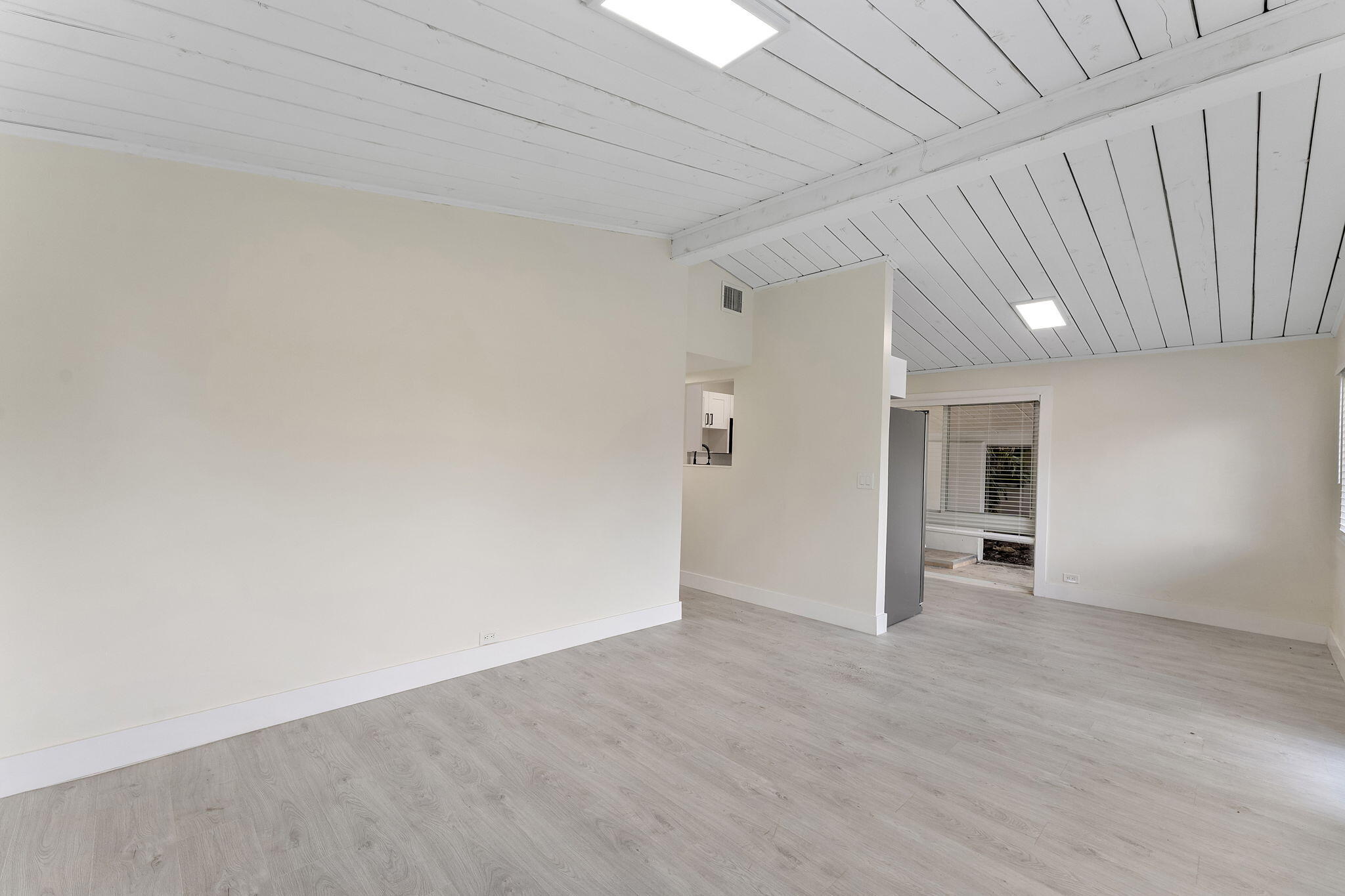 DELRAY MNR - Residential Lease