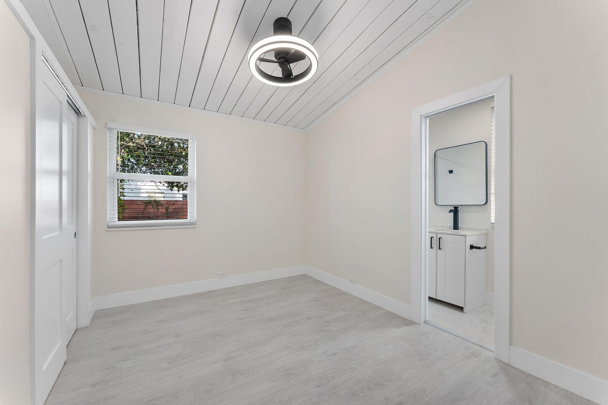 DELRAY MNR - Residential Lease