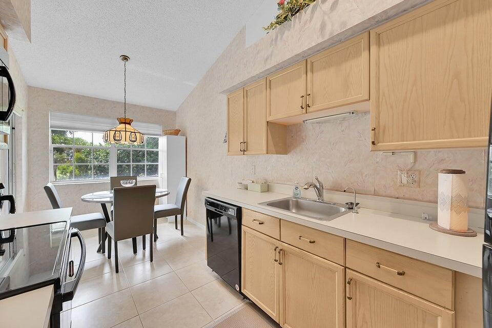 FAIRWAYS AT SOMERSET COND - Residential Lease