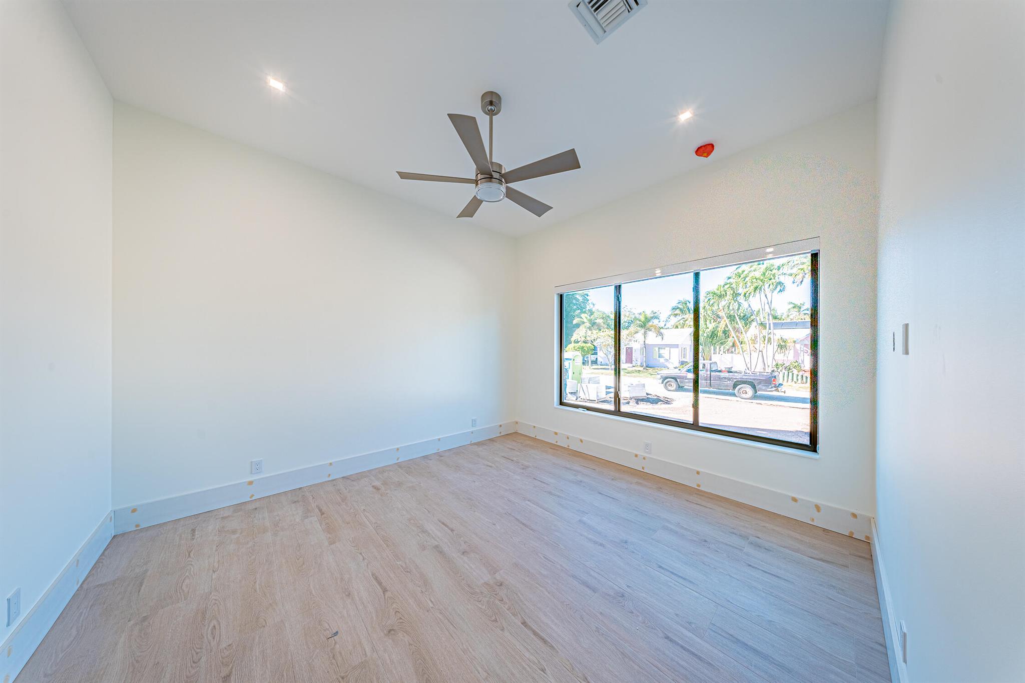 TRADE WINDS ESTATES FIRST - Residential