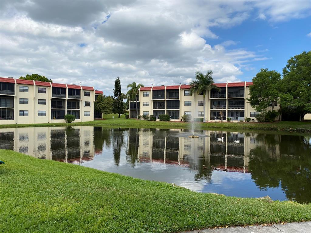 Great investment oppertunity or first home also could be seasonal rental condominium with a beautiful water view located in desirable gated community. of Island House Close to shopping, schools, hospital, Marina's.Indian River State College, interstates and only minutes to historic downtown Ft Pierce and our beautiful beaches! HOA includes water, sewer and trash removal. Community pool,clubhouse with full Kitchen for intertaining, library, exercise room and manager on site.