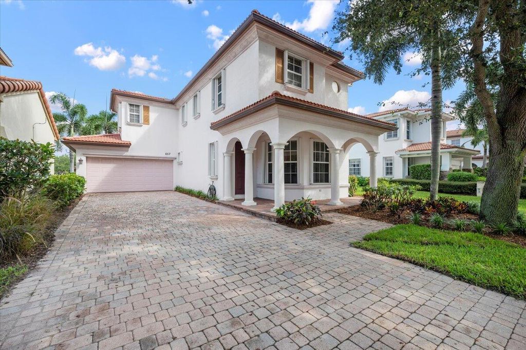 Photo of 657 Castle Drive, Palm Beach Gardens, FL 33410 (MLS # R11019243)