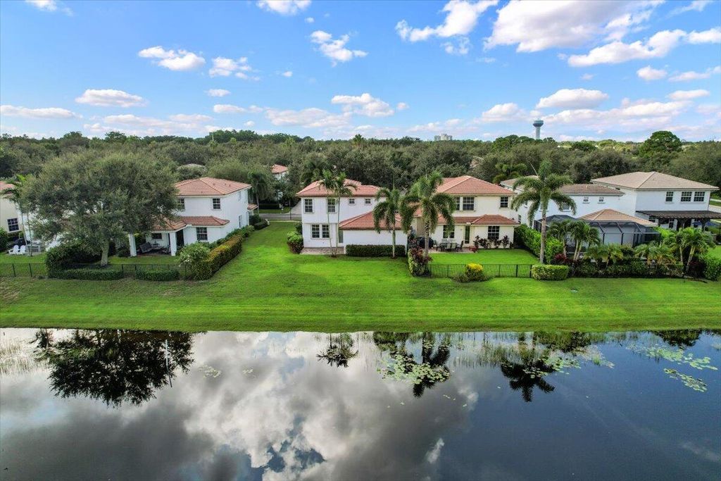 Photo of 657 Castle Drive, Palm Beach Gardens, FL 33410 (MLS # R11019243)