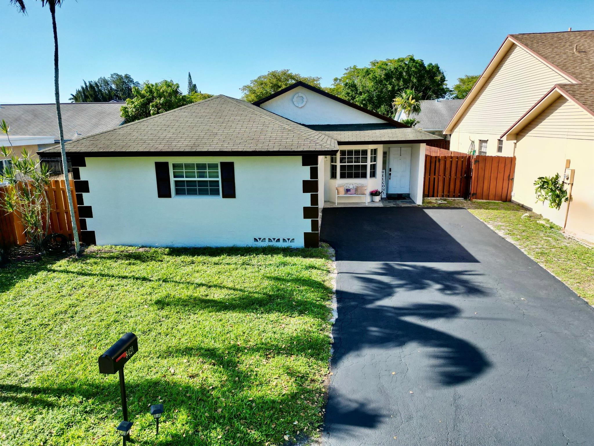 8421 SW 41st Court