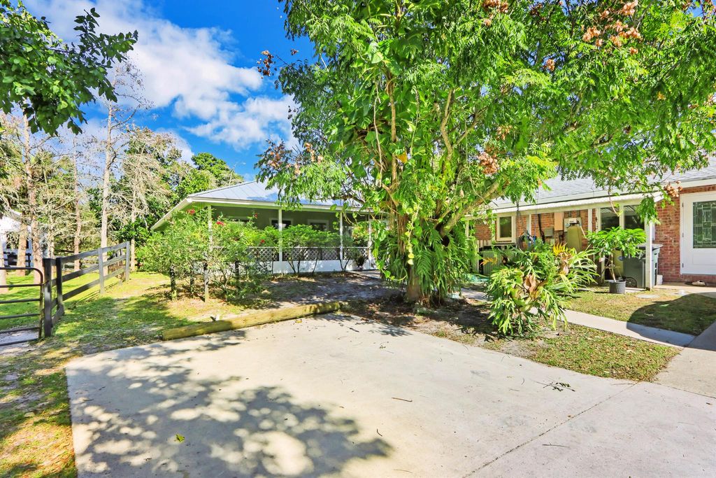 Photo of 11275 167th Place N, Jupiter, FL 33478 (MLS # R10926981)