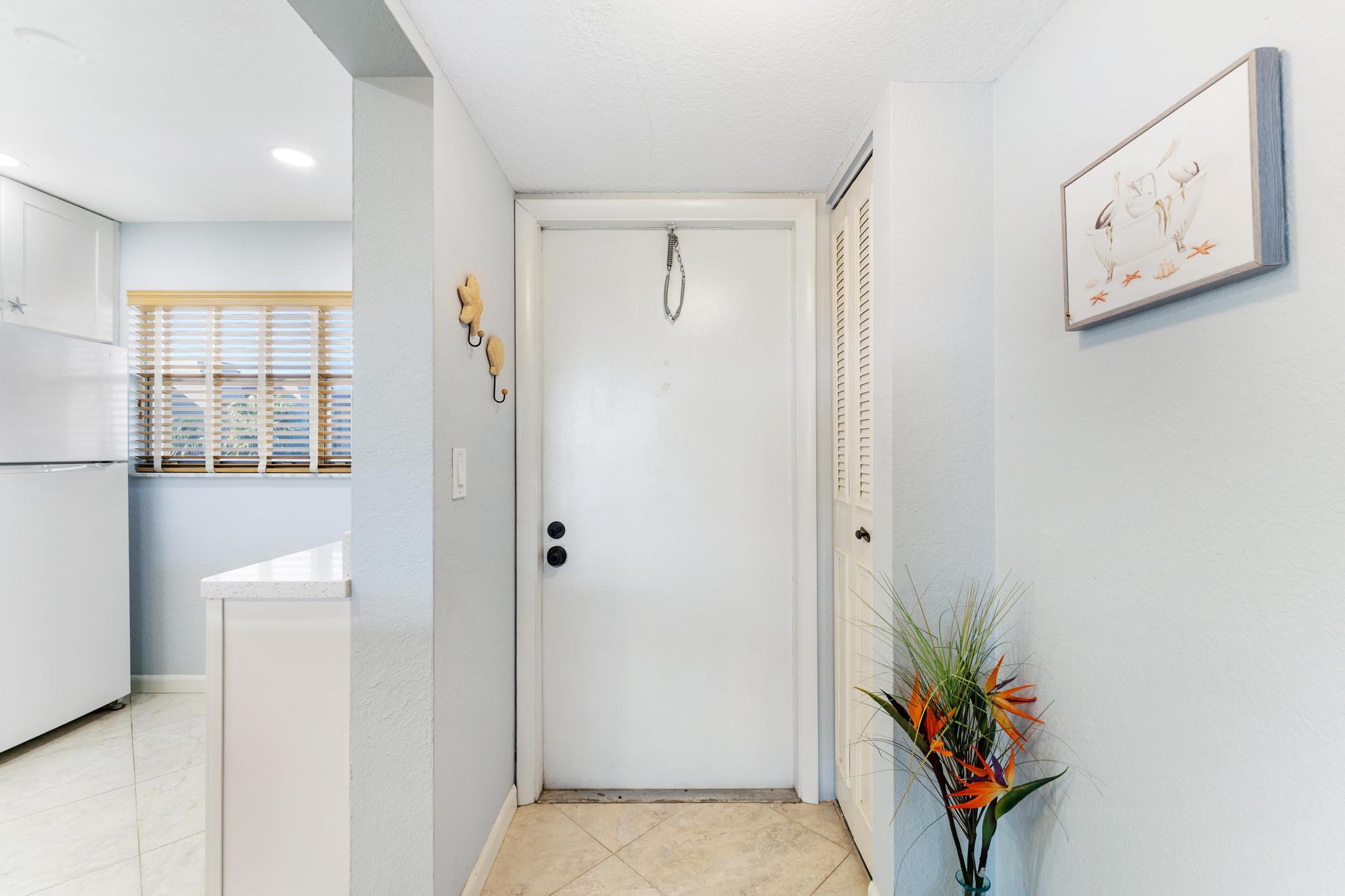 3654 Via Poinciana 504