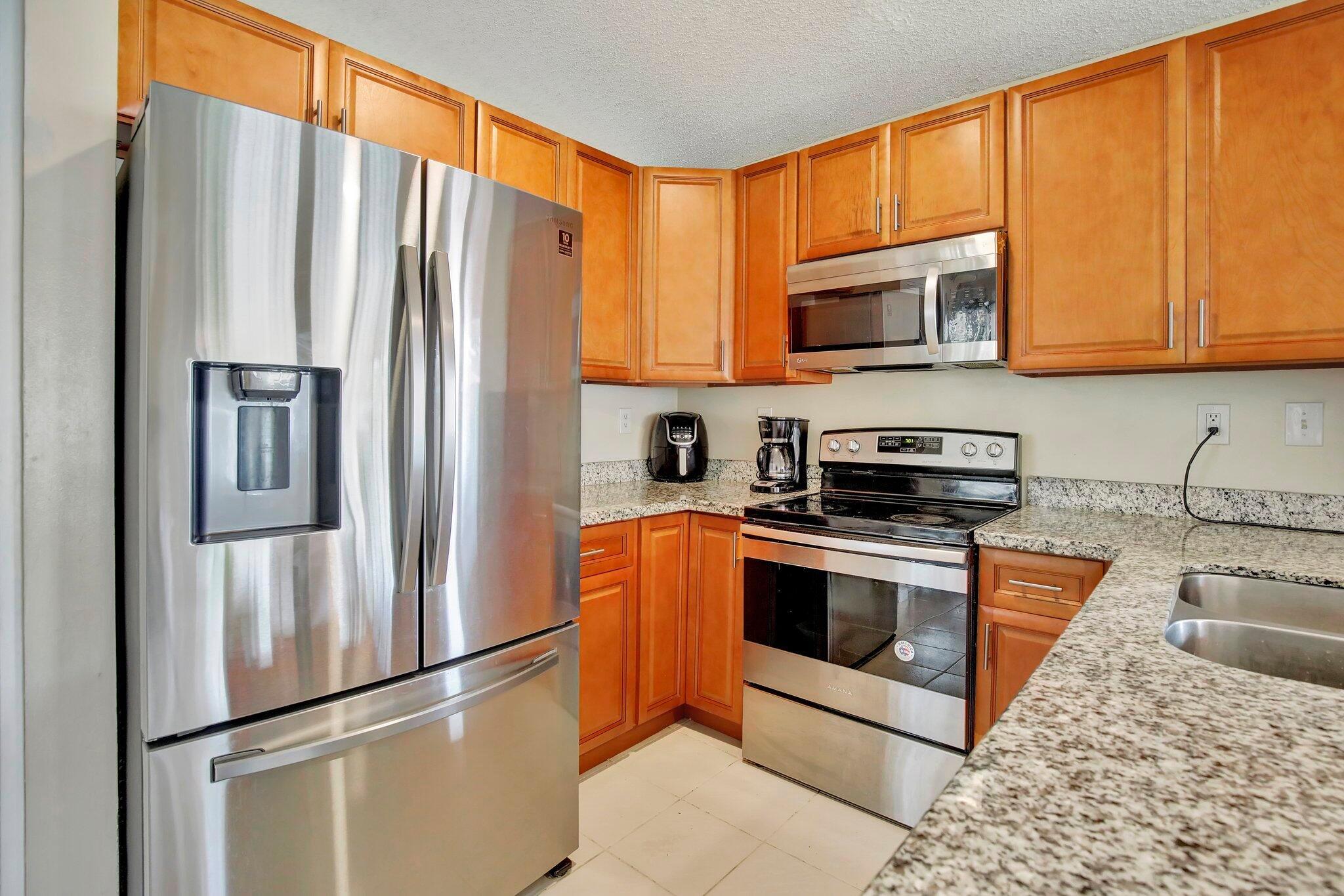 1266 NW 126th Terrace, Sunrise, FL, 33323/$530,000 3 1266 NW 126th Terrace