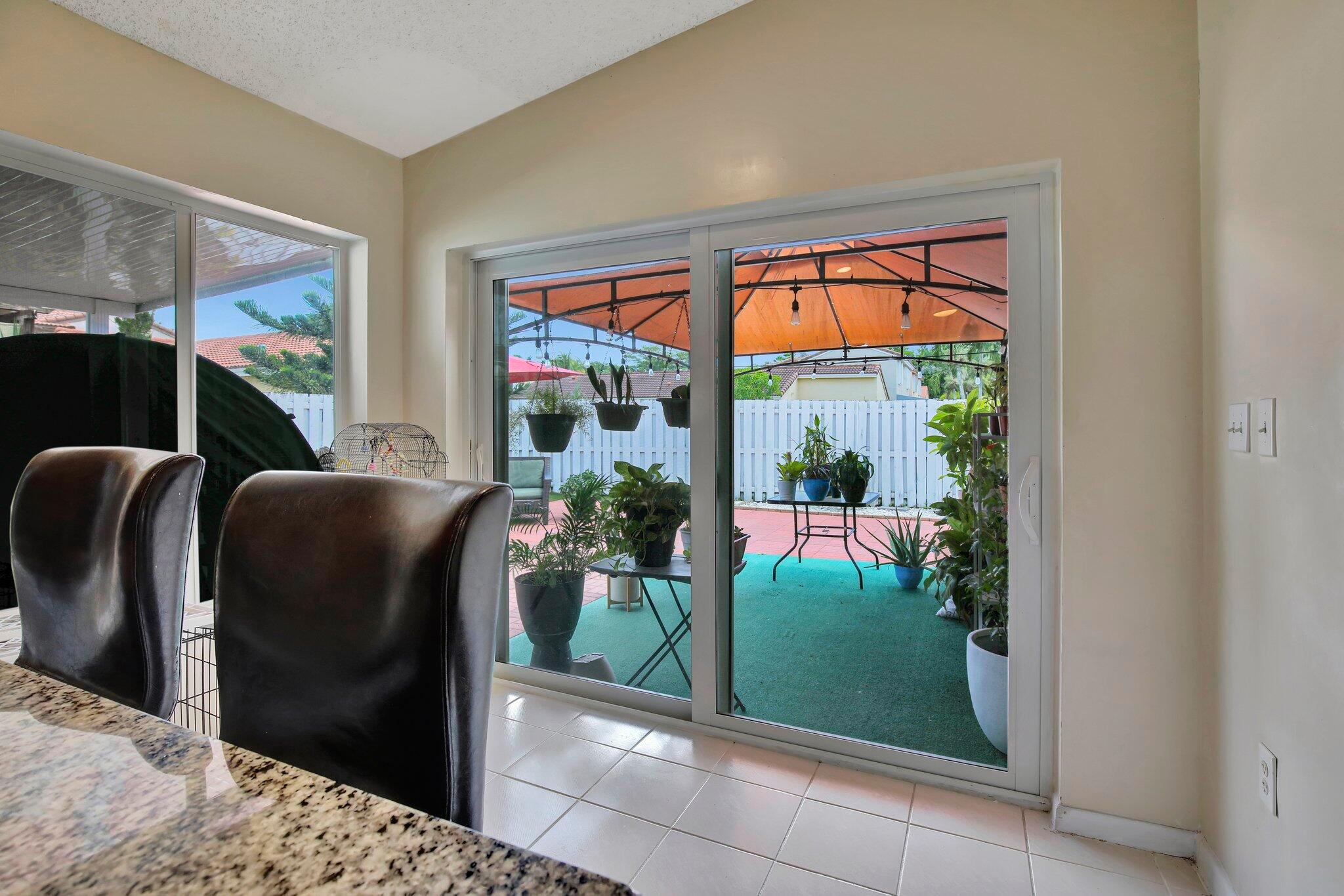 1266 NW 126th Terrace, Sunrise, FL, 33323/$530,000 4 1266 NW 126th Terrace