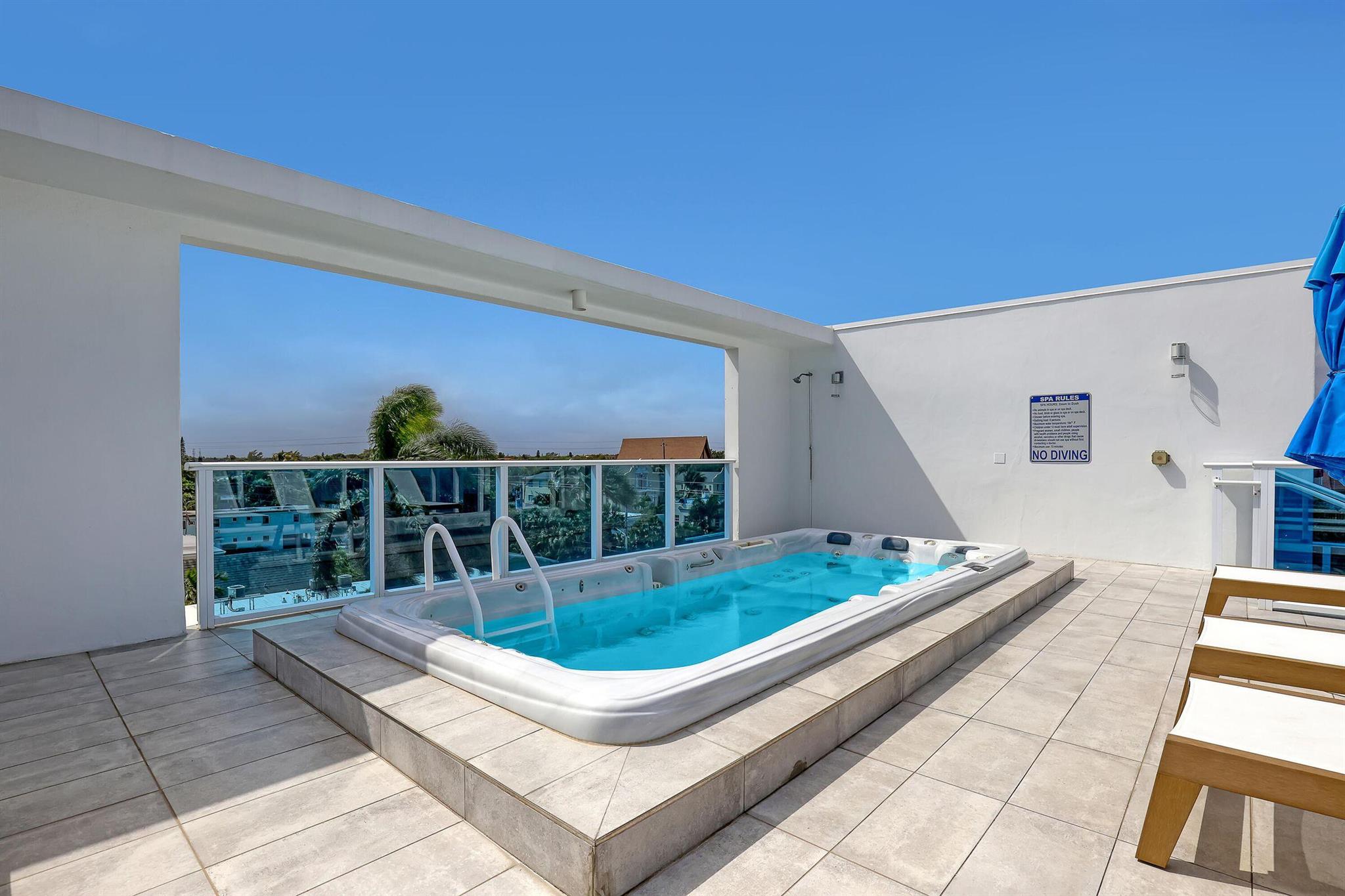 ONE LUXURY CONDO - Residential