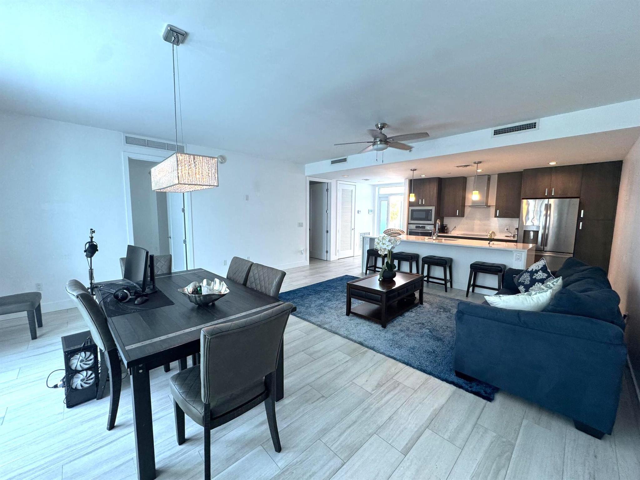 ONE LUXURY CONDO - Residential