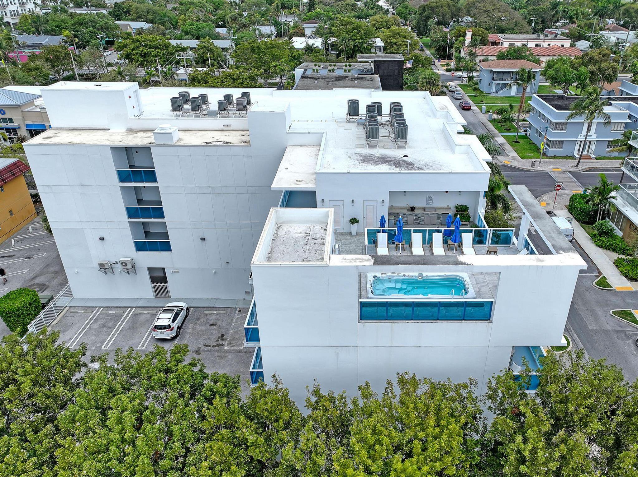 ONE LUXURY CONDO - Residential