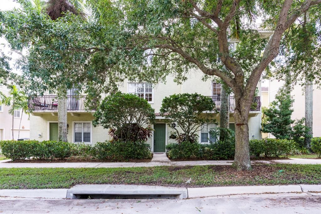 Photo of 886 University Boulevard #886, Jupiter, FL 33458 (MLS # R10714255)